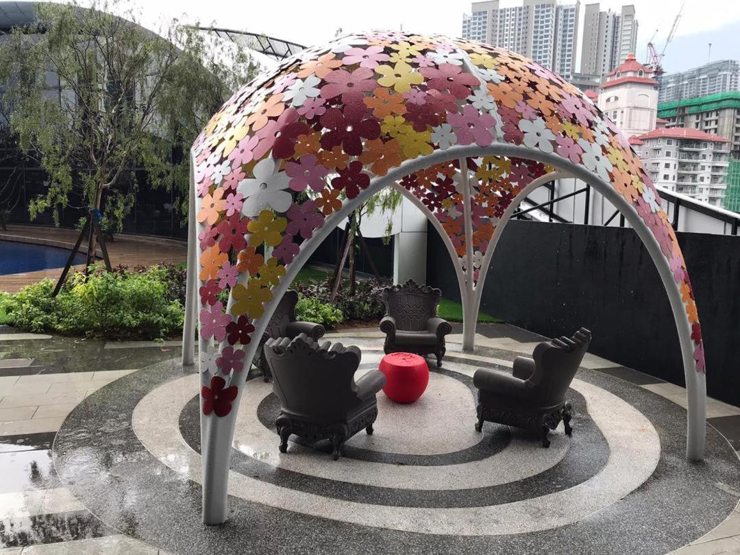 Arte Mont Kiara Host By Host Corner Suites Kuala Lumpur Exterior foto